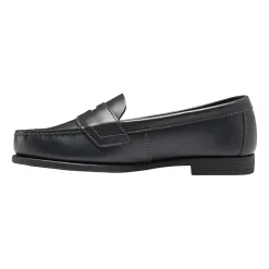 Eastland Classic Womens Round Closed Toe Loafers