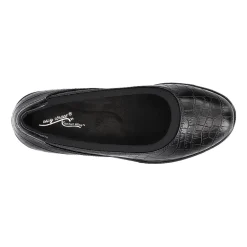 Easy Street Chyler Womens Round Closed Toe Block Heel Pumps