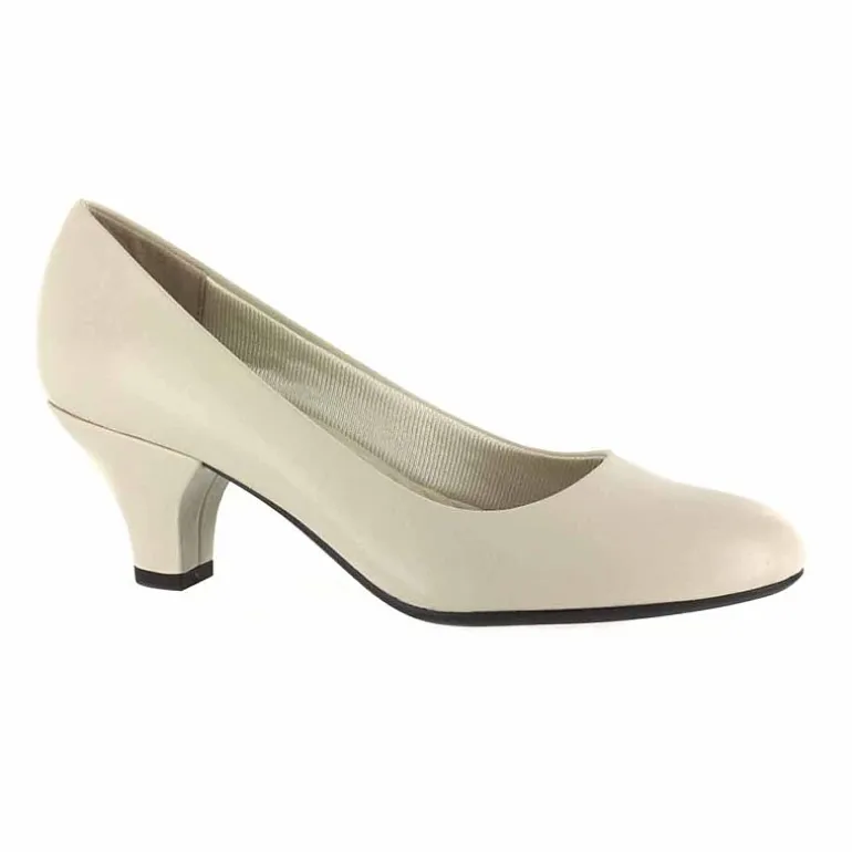 Easy Street Fabulous Womens Round Cone Heel Pumps