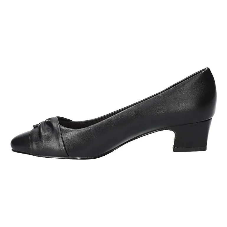 Easy Street Lyanna Womens Round Closed Toe Flat Heel Pumps