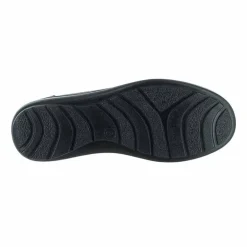 Easy Street Ultimate Womens Round Slip-On Shoe
