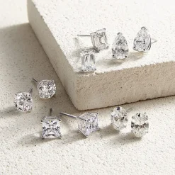 ( E-F/Si1-Si2 ) 2 CT. T.W. Lab-Grown Diamond 14K Gold 8mm Oval Stud Earrings