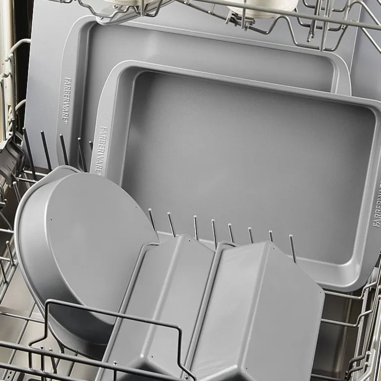 Farberware 9X13" Non-Stick Cake Pan with Lid