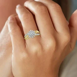 (G-H / Si2-I1) Womens 1/3 CT. T.W. Lab Grown White Diamond 10K Gold Cluster Cocktail Ring