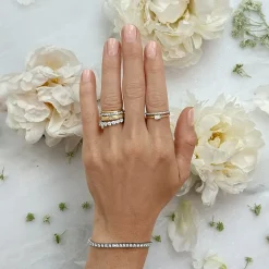 (G-H / Si2-I1) Womens 1/3 CT. T.W. Lab Grown White Diamond 10K Gold Delicate Wedding Band