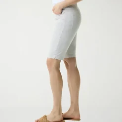Gloria Vanderbilt Women's Amanda Pull On Denim Bermuda Short