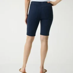 Gloria Vanderbilt Women's Amanda Pull On Denim Bermuda Short