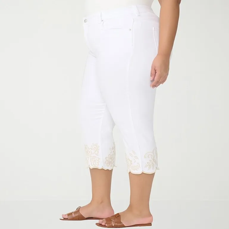 Gloria Vanderbilt Women's Plus Amanda Embroidered Jean Capri
