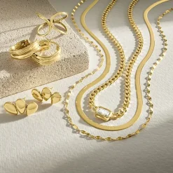 Gold Addiction Womens 10K Gold 18 Inch Chain Necklace