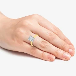 (G / VS2) Womens 3 CT. Lab-Grown White Diamond 14K Gold Emerald Solitaire Engaement Ring