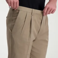 Haggar Cool Right Performance Flex Mens Classic Fit Pleated Pant