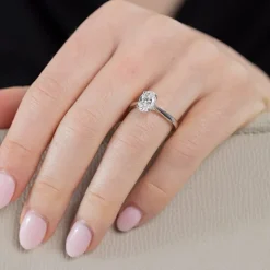 (H-I / SI2) Womens 1 1/2 CT. Lab-Grown White Diamond in 14K Gold Oval Solitaire Engagement Ring
