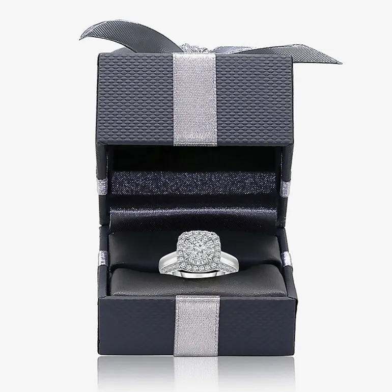 (I / I1) Womens 1 CT. T.W. Lab Grown White Diamond 10K Gold Cushion Solitaire Engagement Ring