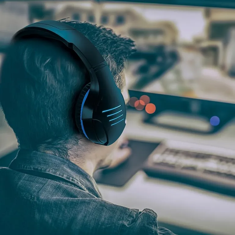 iLive Gaming Accessory headphones with built-in mic and in-line controls