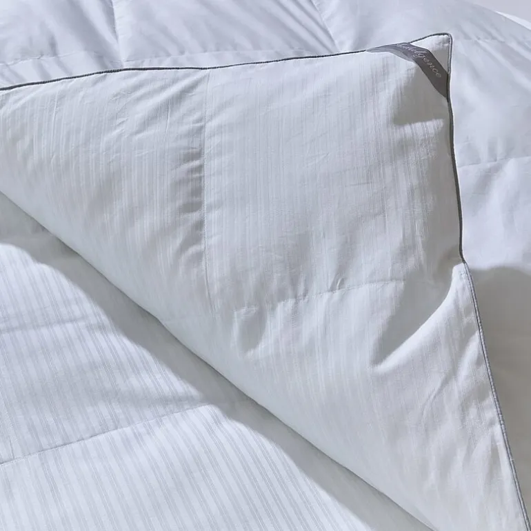 Indulgence Down Alternative Midweight Comforter