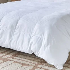 Indulgence Down Alternative Midweight Comforter