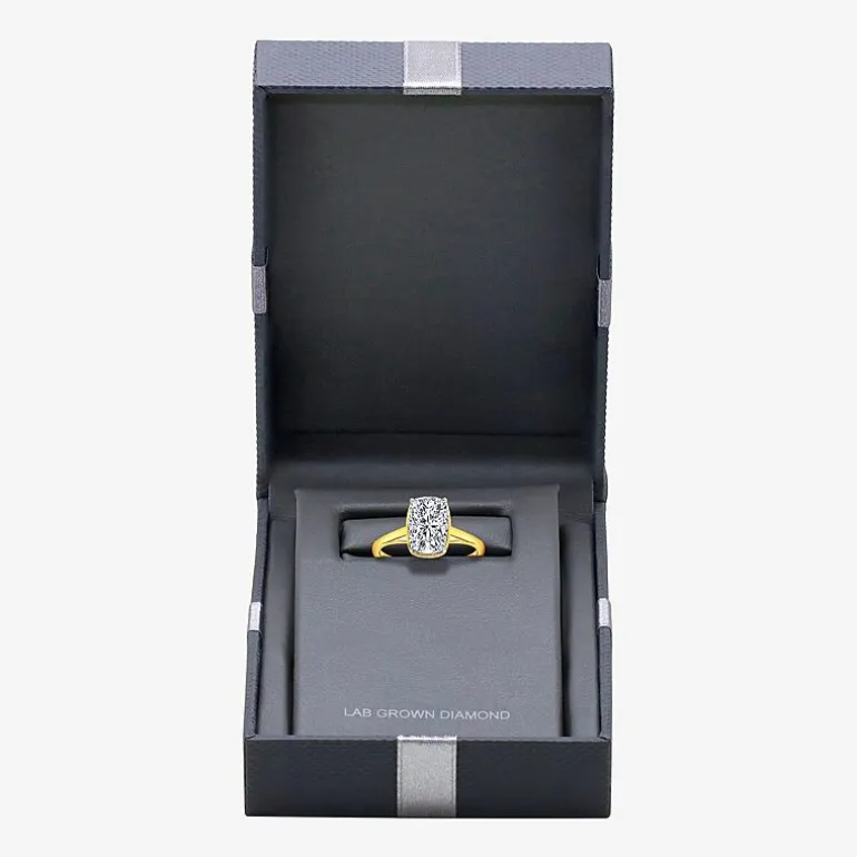 (I / Si2) Womens 3 CT. Lab Grown White Diamond 14K Gold Cushion Solitaire Engagement Ring