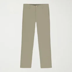 IZOD Mens Regular Fit Flat Front Pant