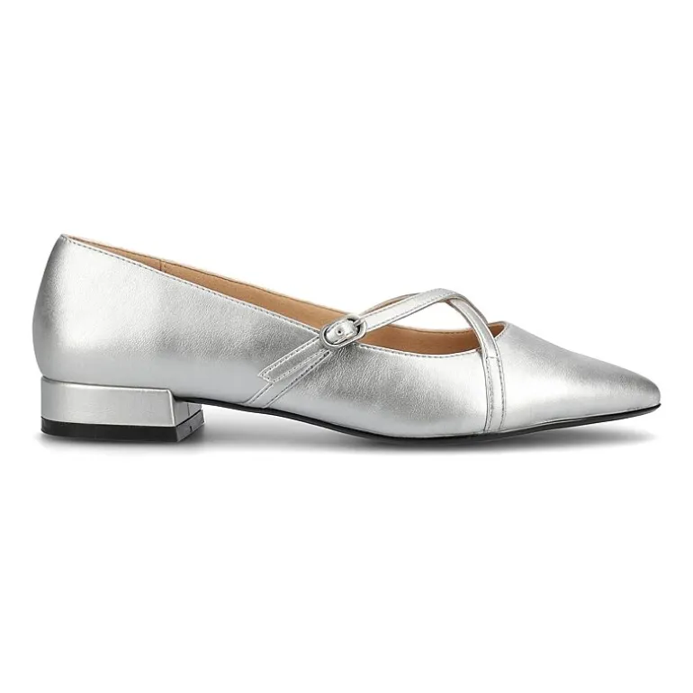 Journee Collection Camby Womens Pointed Closed Toe Ballet Flats