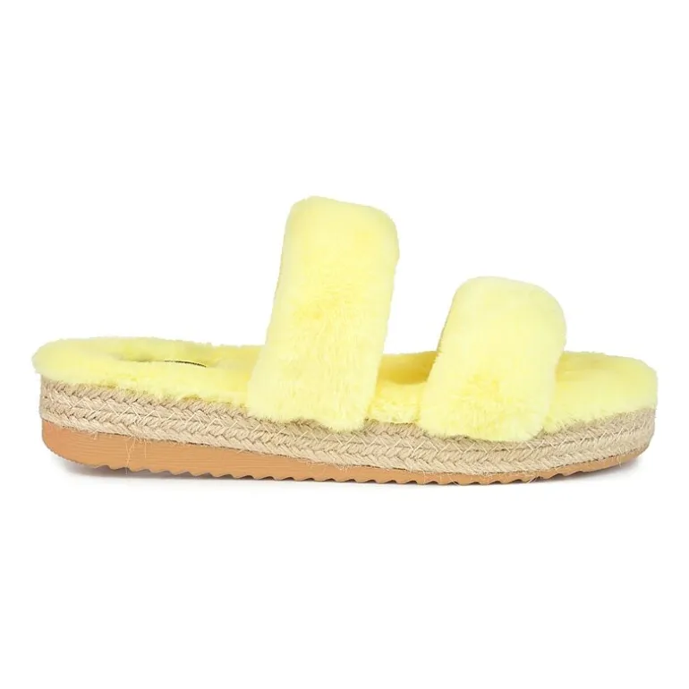 Journee Collection Relaxx Womens Slip-On Slippers