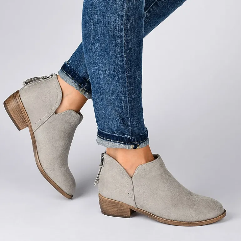 Journee Collection Womens Livvy Block Heel Booties