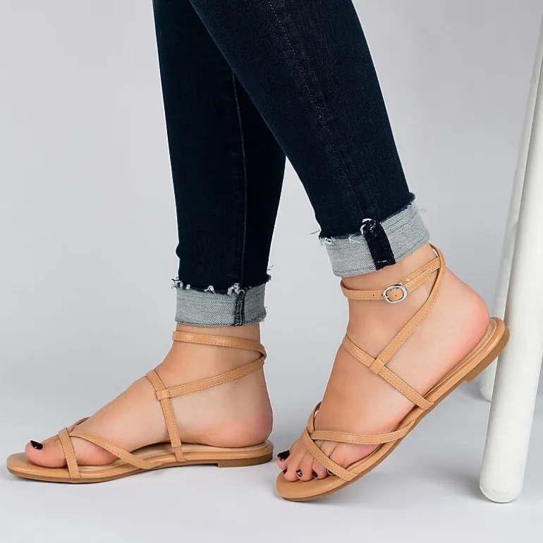 Journee Collection Womens Serissa Flat Sandals