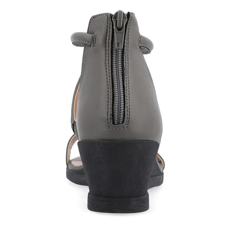Journee Collection Womens Trayle Wedge Sandals