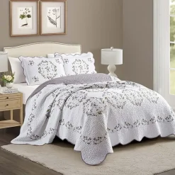 Laurel & Mayfair Gwendlynn Quilt