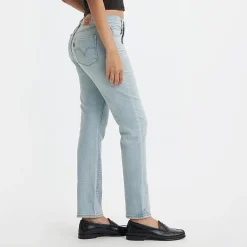 Levi's® Classic Womens Mid Rise Straight Leg Jean