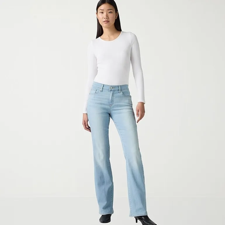 Levi's® Womens Mid Rise Classic Bootcut Jean