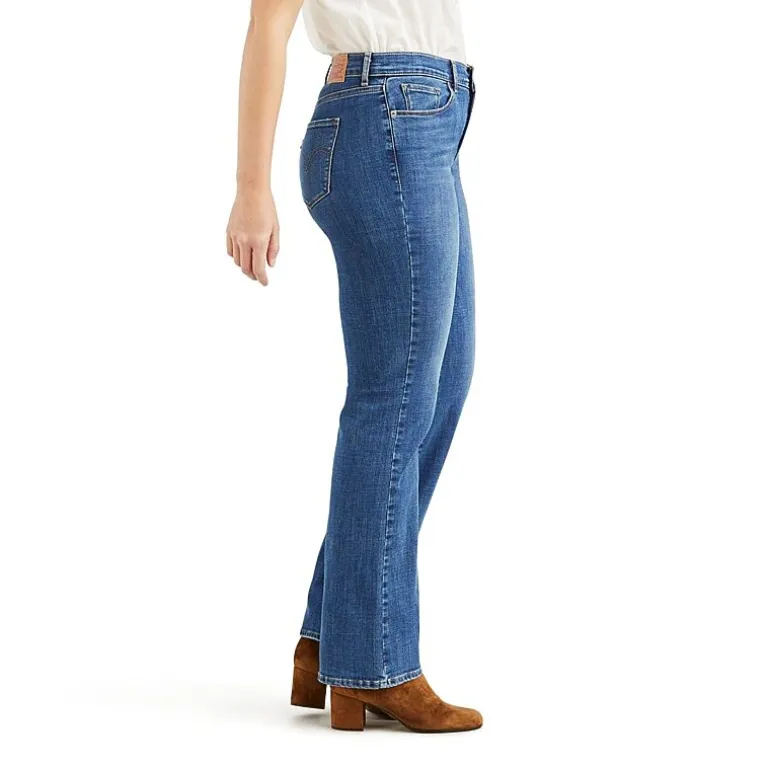 Levi's® Womens Mid Rise Classic Bootcut Jean