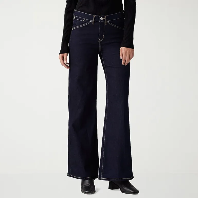 Levi's® Women’s Mid Rise 318 Shaping Wide Leg Jeans