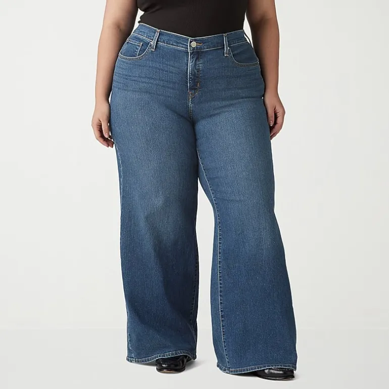 Levi's® Women's Plus Mid Rise 318™ Shaping Wide Leg Jeans