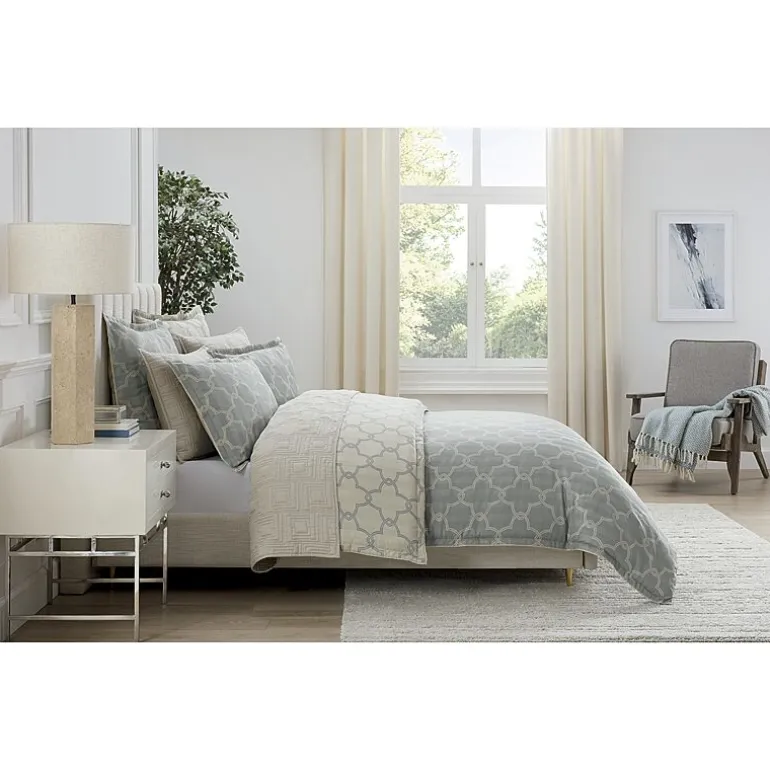 Liz Claiborne Adelaide 3-pc. Comforter Set