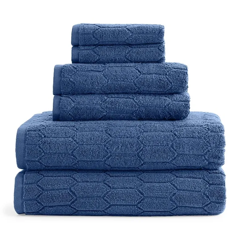Liz Claiborne Signature Plush Textured Bath Towel