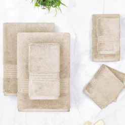 Liz Claiborne Signature Plush Bath Towel