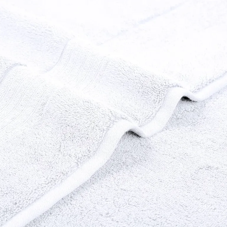 Liz Claiborne Signature Plush Bath Towel