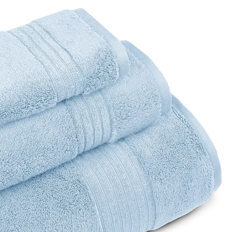 Liz Claiborne Signature Plush Bath Towel