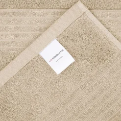 Liz Claiborne Signature Plush Bath Towel