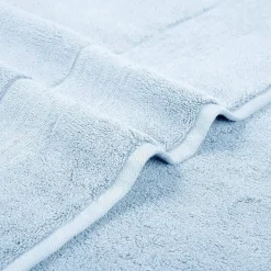 Liz Claiborne Signature Plush Bath Towel