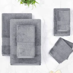 Liz Claiborne Signature Plush Bath Towel