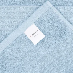 Liz Claiborne Signature Plush Bath Towel
