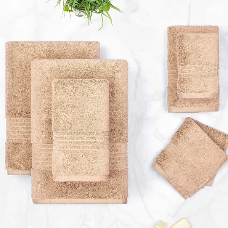 Liz Claiborne Signature Plush Bath Towel