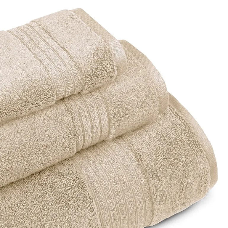 Liz Claiborne Signature Plush Bath Towel