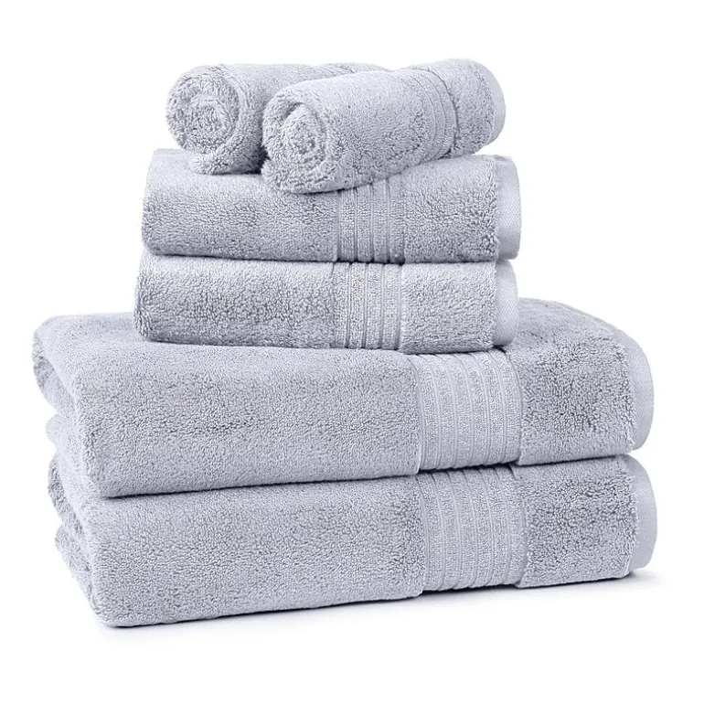 Liz Claiborne Signature Plush Bath Towel