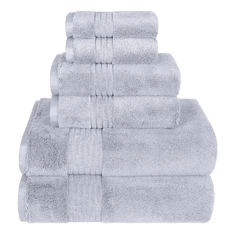 Liz Claiborne Signature Plush Bath Towel