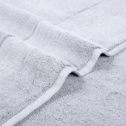 Liz Claiborne Signature Plush Bath Towel