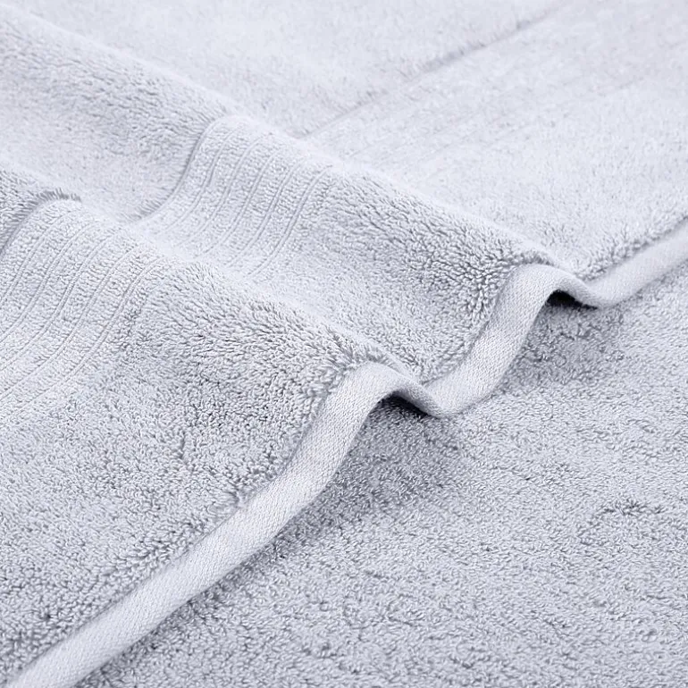 Liz Claiborne Signature Plush Bath Towel
