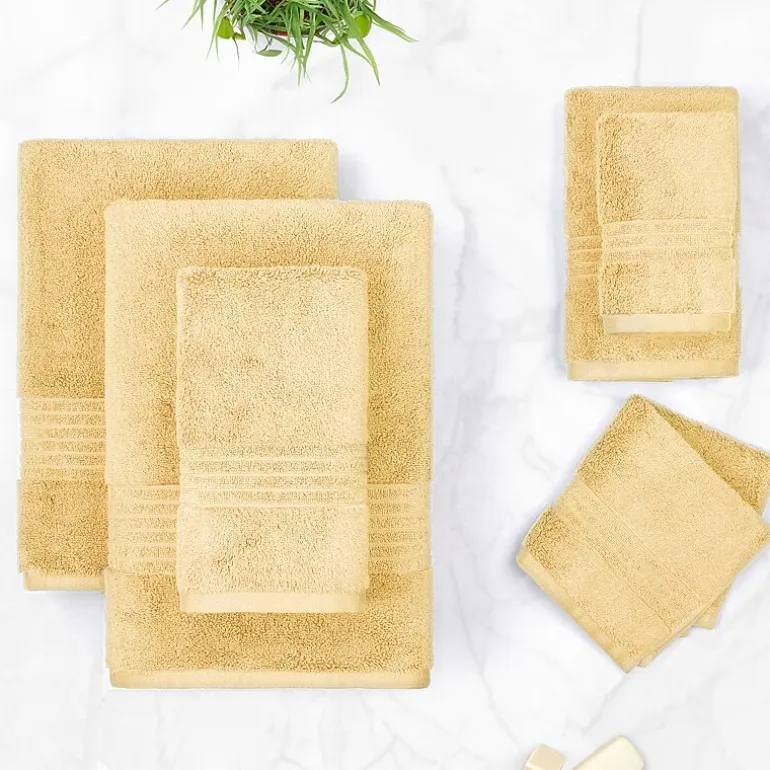 Liz Claiborne Signature Plush Bath Towel