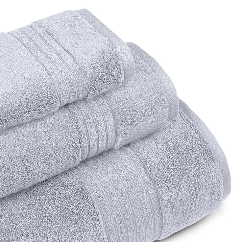 Liz Claiborne Signature Plush Bath Towel